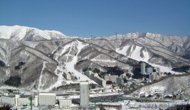 苗場スキー場全景