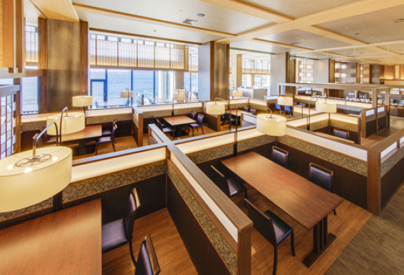 ダイニング「銀の海」