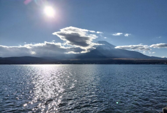 山中湖から見る富士山