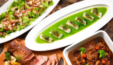 ルスツリゾート-オールデイダイニングアトリウム