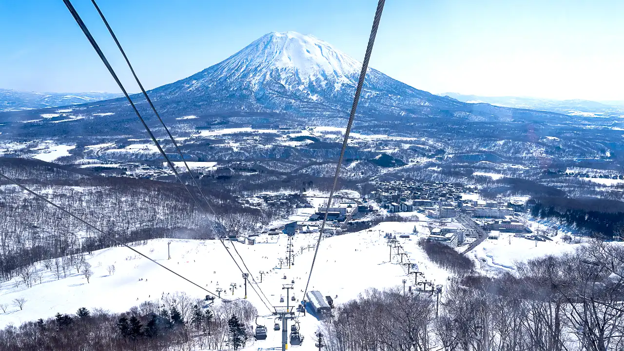 ニセコのゲレンデ全体が写っている。下りのリフトに乗ったアングルから撮影した画像