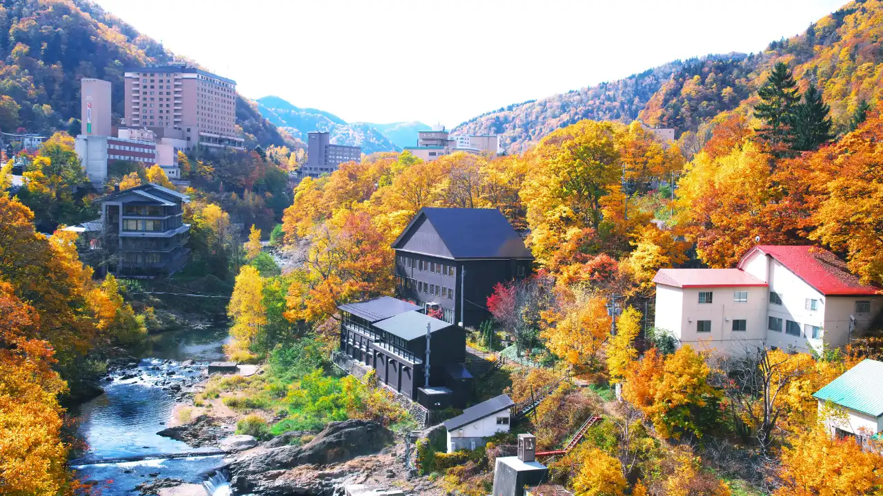 定山渓温泉街を上空から写した画像